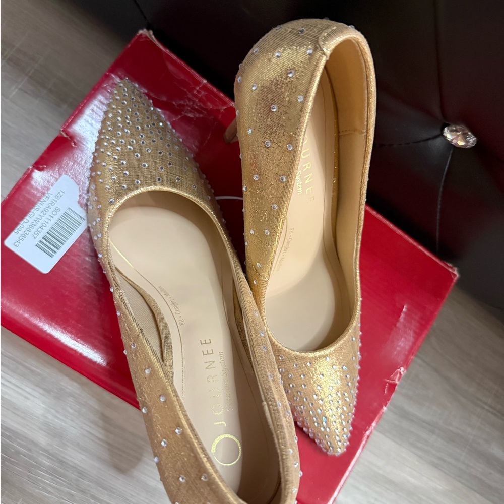 Journee Collection Gold Studded Heels - Picture 13 of 15